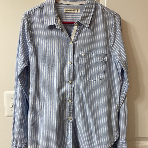 A&F button down! Never Worn - Picture 1 of 6